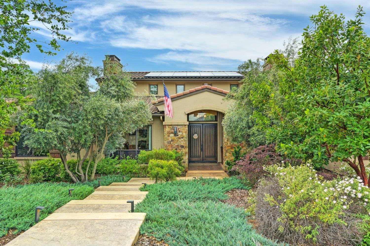 Property Photo: 254 Mondrian Court CA 95762