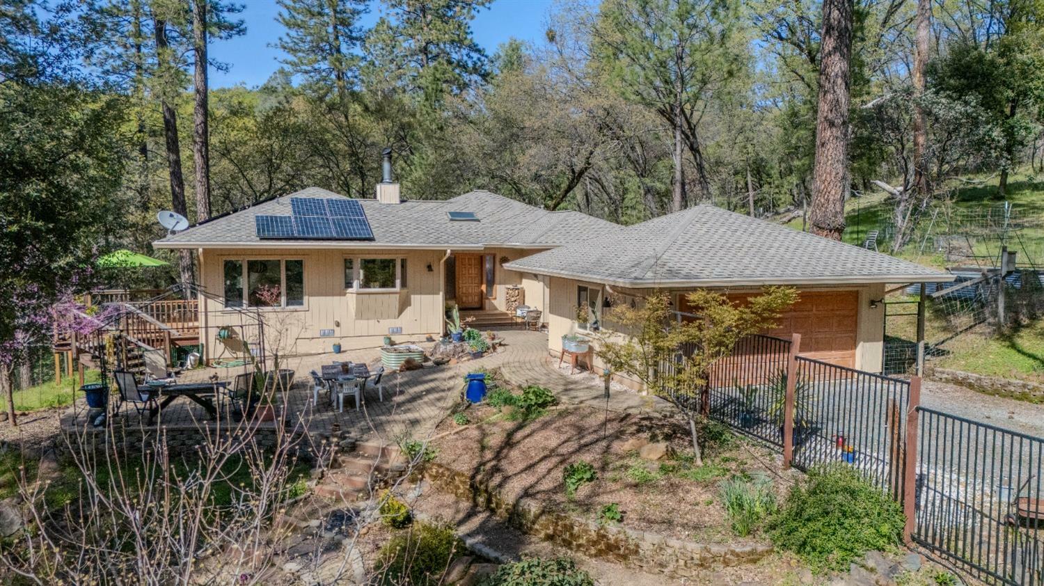 Property Photo: 19581 Wolf Creek Road CA 95949