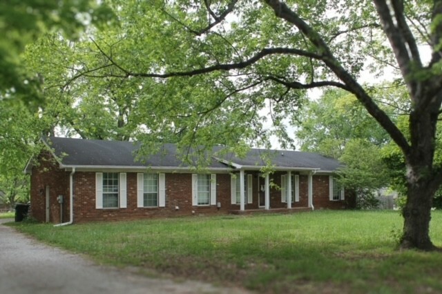 Property Photo: 548 Hillside Ln TN 37066