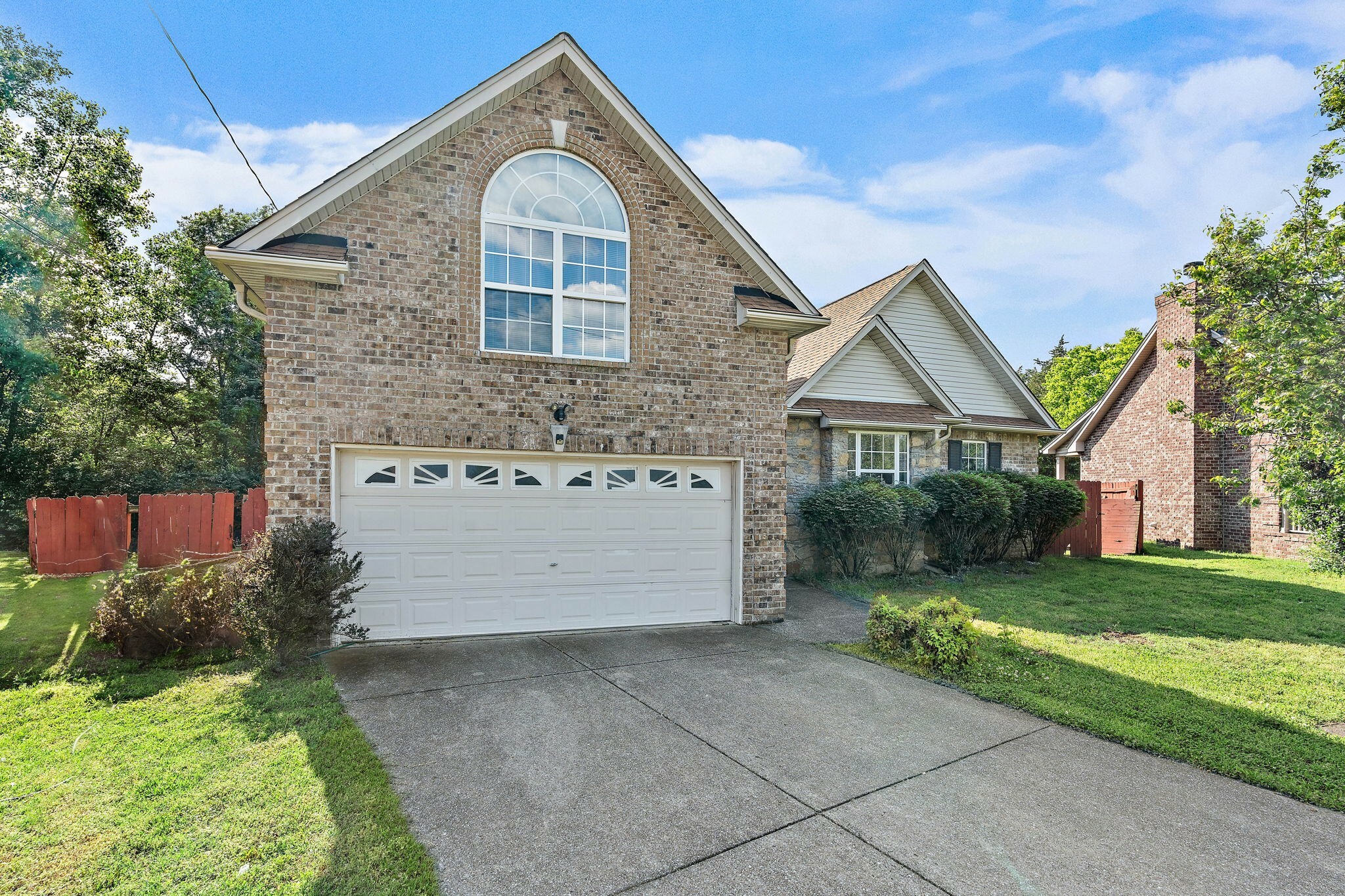 Property Photo: 1220 Waverunner Ct W TN 37217