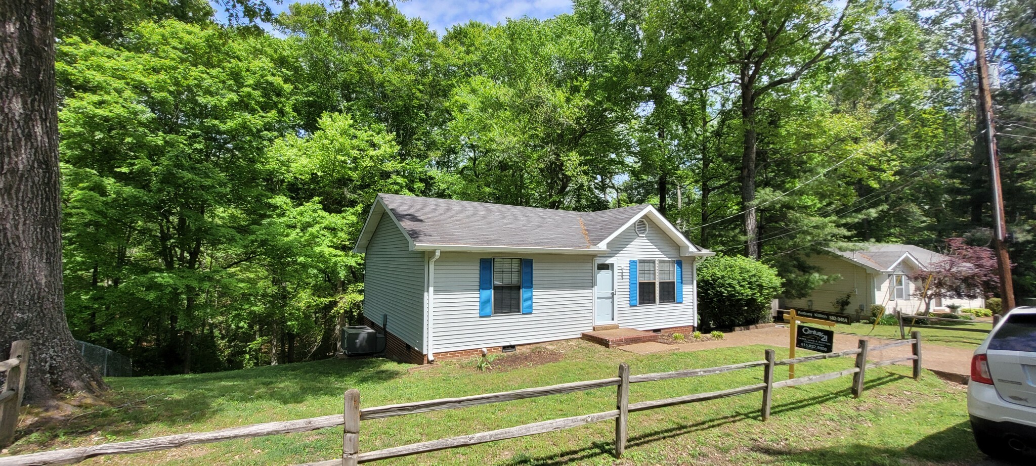 Property Photo: 1025 Hollis Ln TN 37188