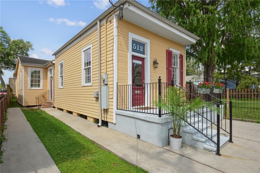 Property Photo: 512 Philip Street LA 70130