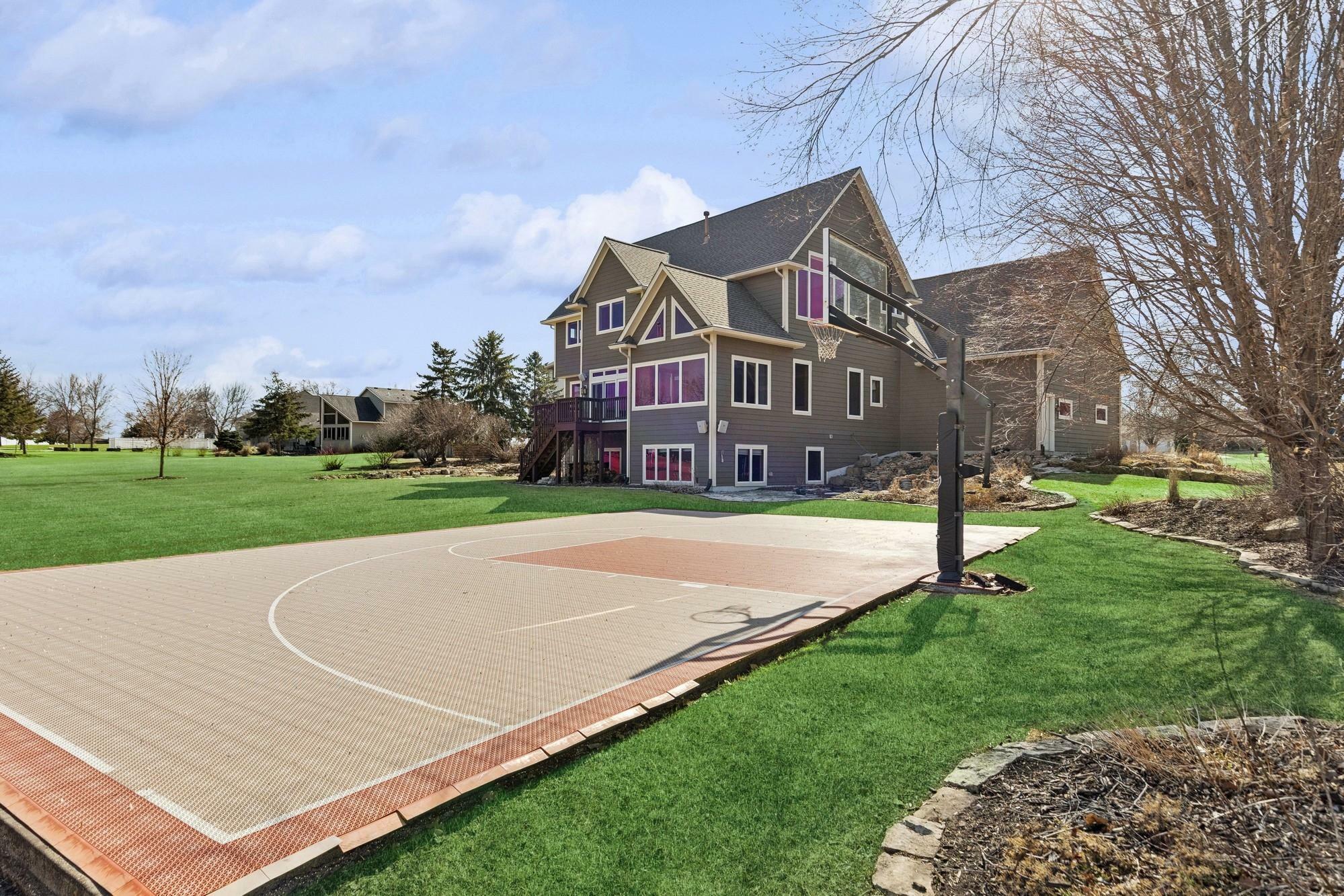 Property Photo: 206 Fairway Circle MN 55336