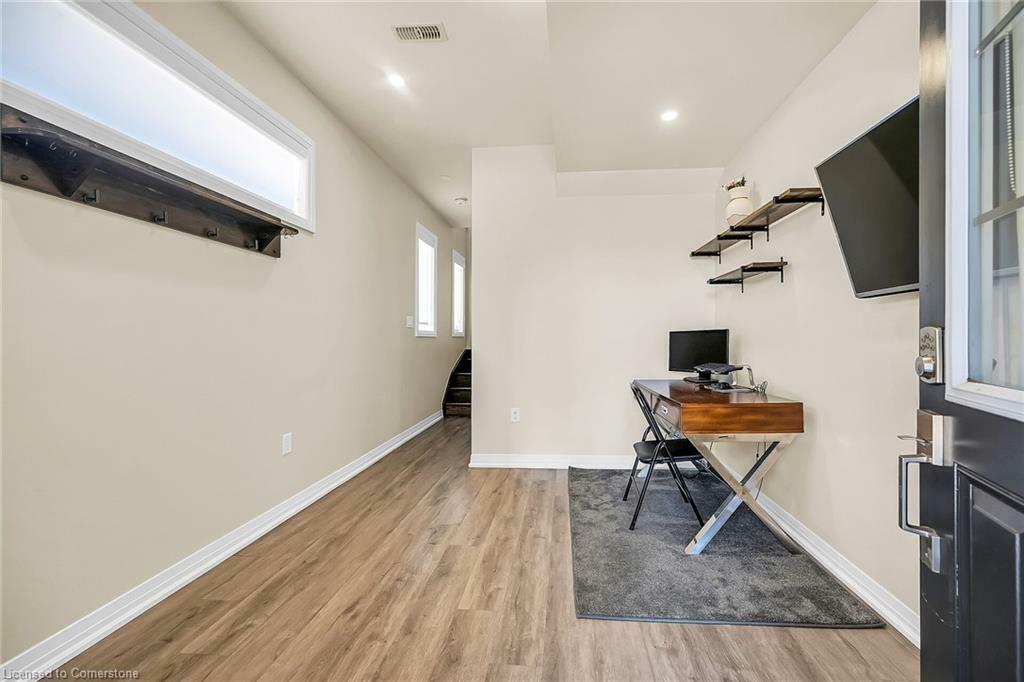 Property Photo:  575 Woodward Avenue 48  ON L8H 6P2 