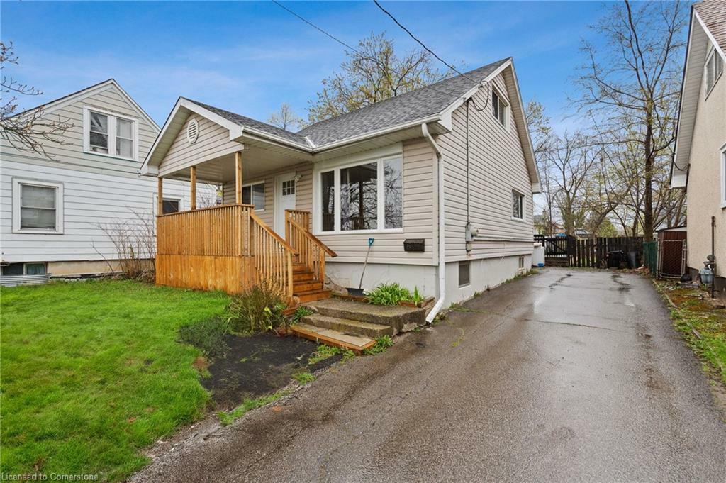 Property Photo: 250 Oakdale Avenue ON L2P 2K6
