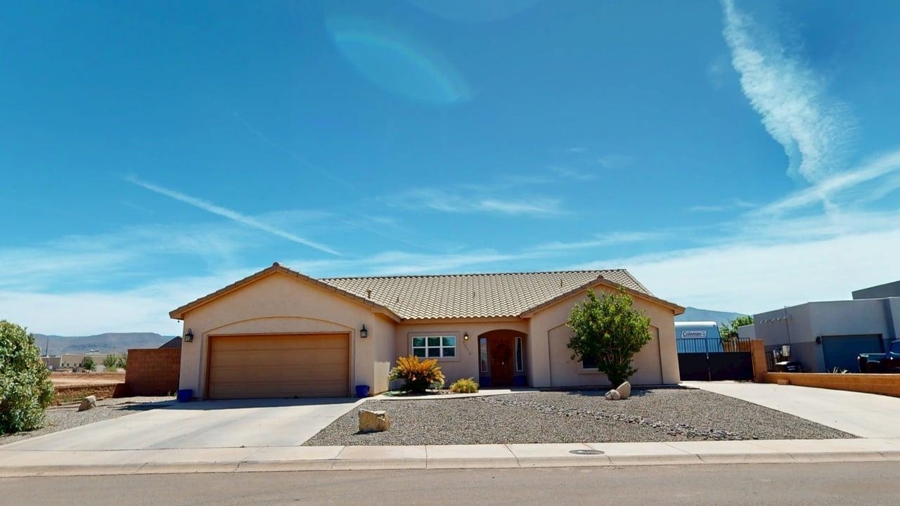 Property Photo: 3576 Calle Verde Dr NM 88310