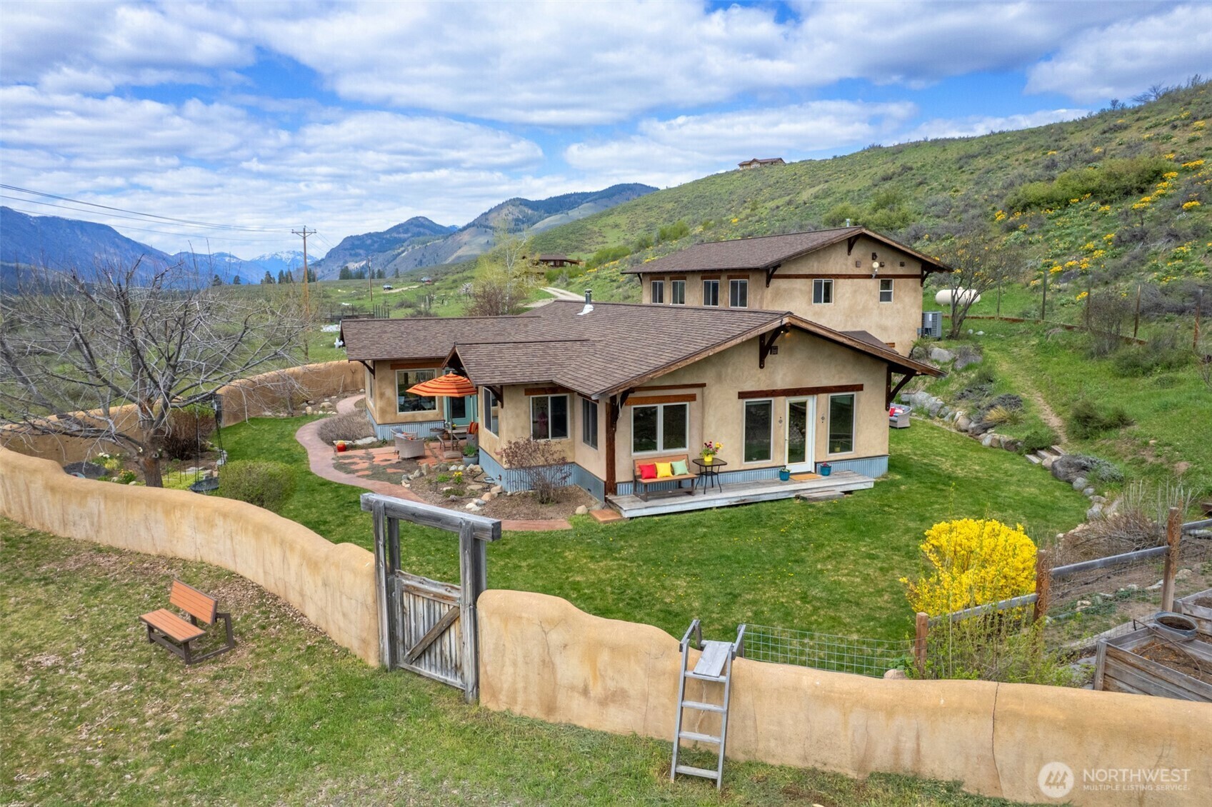 Property Photo: 40 Rolling Rock Rd WA 98862