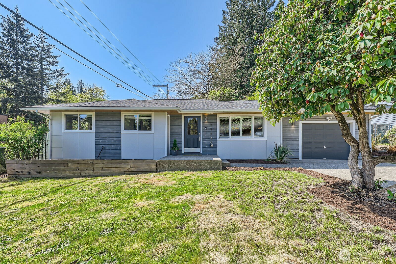 Property Photo: 11130 3rd Place SE WA 98208
