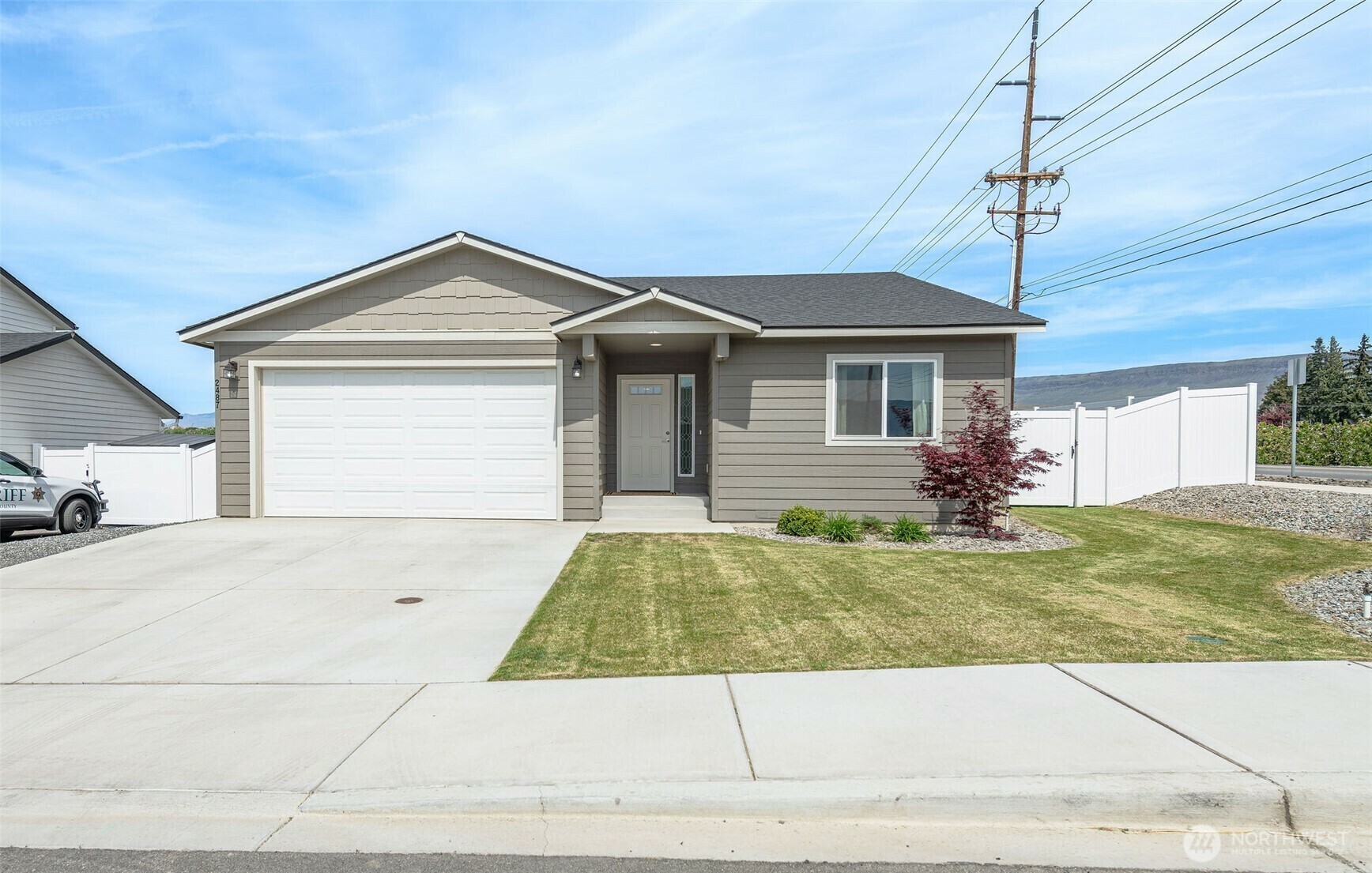 Property Photo: 2487 3rd Street SE WA 98802