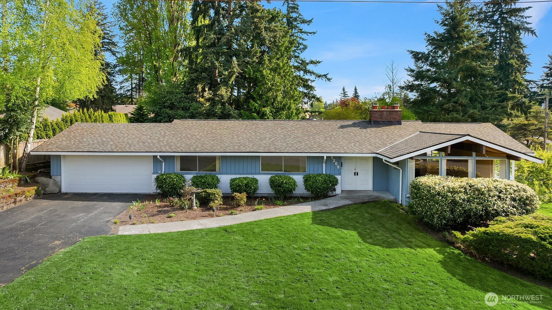 Property Photo: 8205 SE 71st Street WA 98040