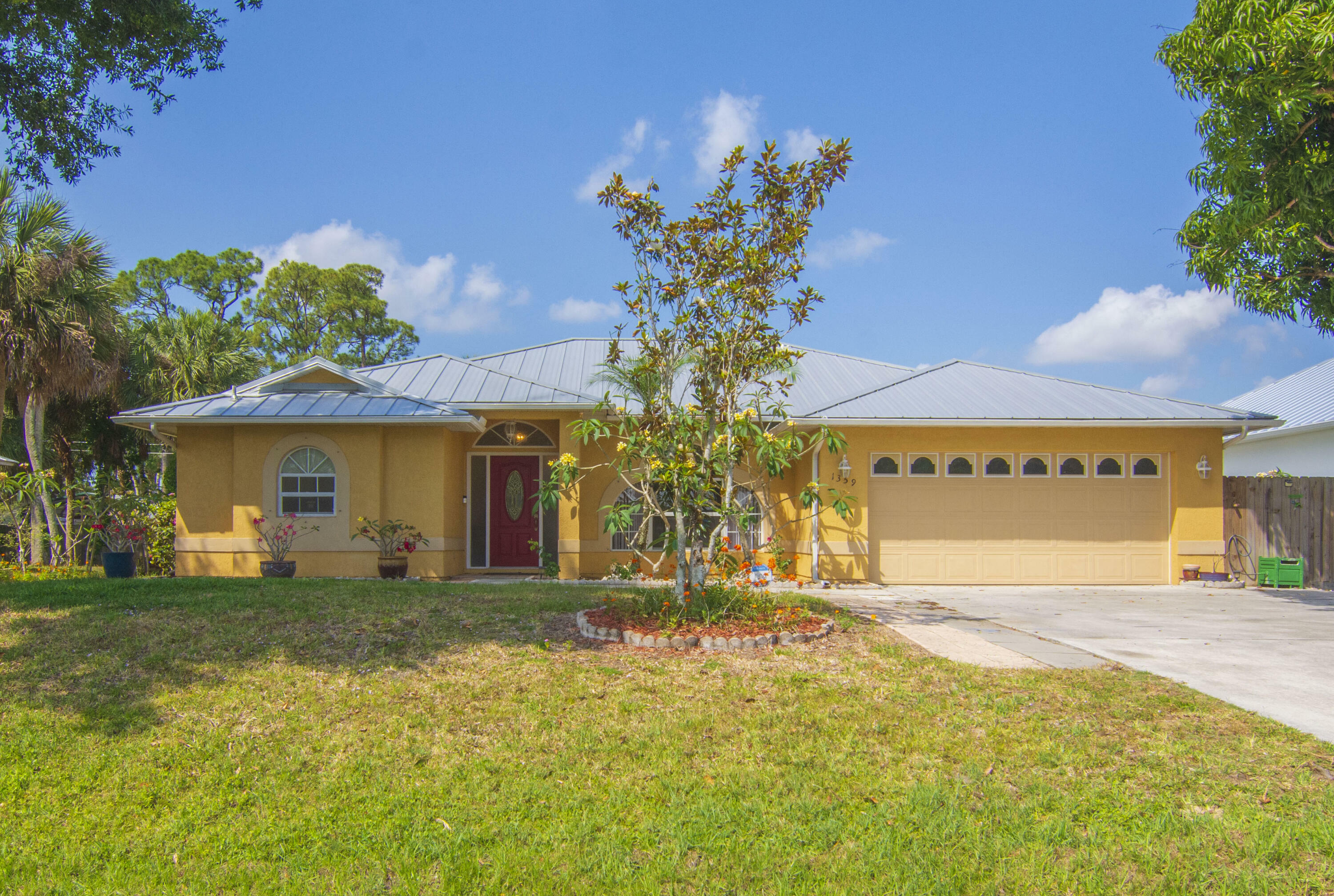 Property Photo: 1359 Damask Lane FL 32958