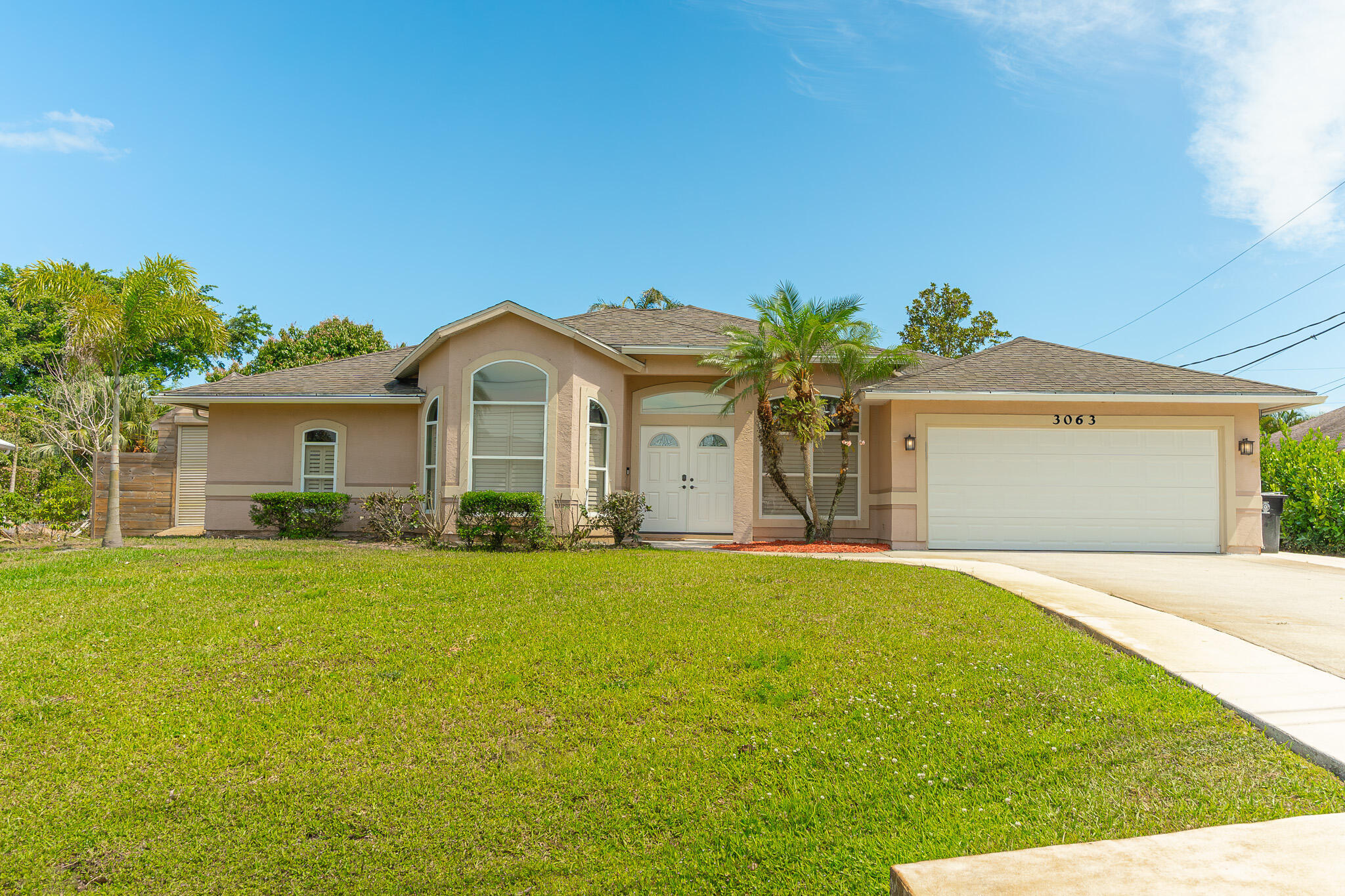 Property Photo: 3063 SE Galt Circle FL 34984