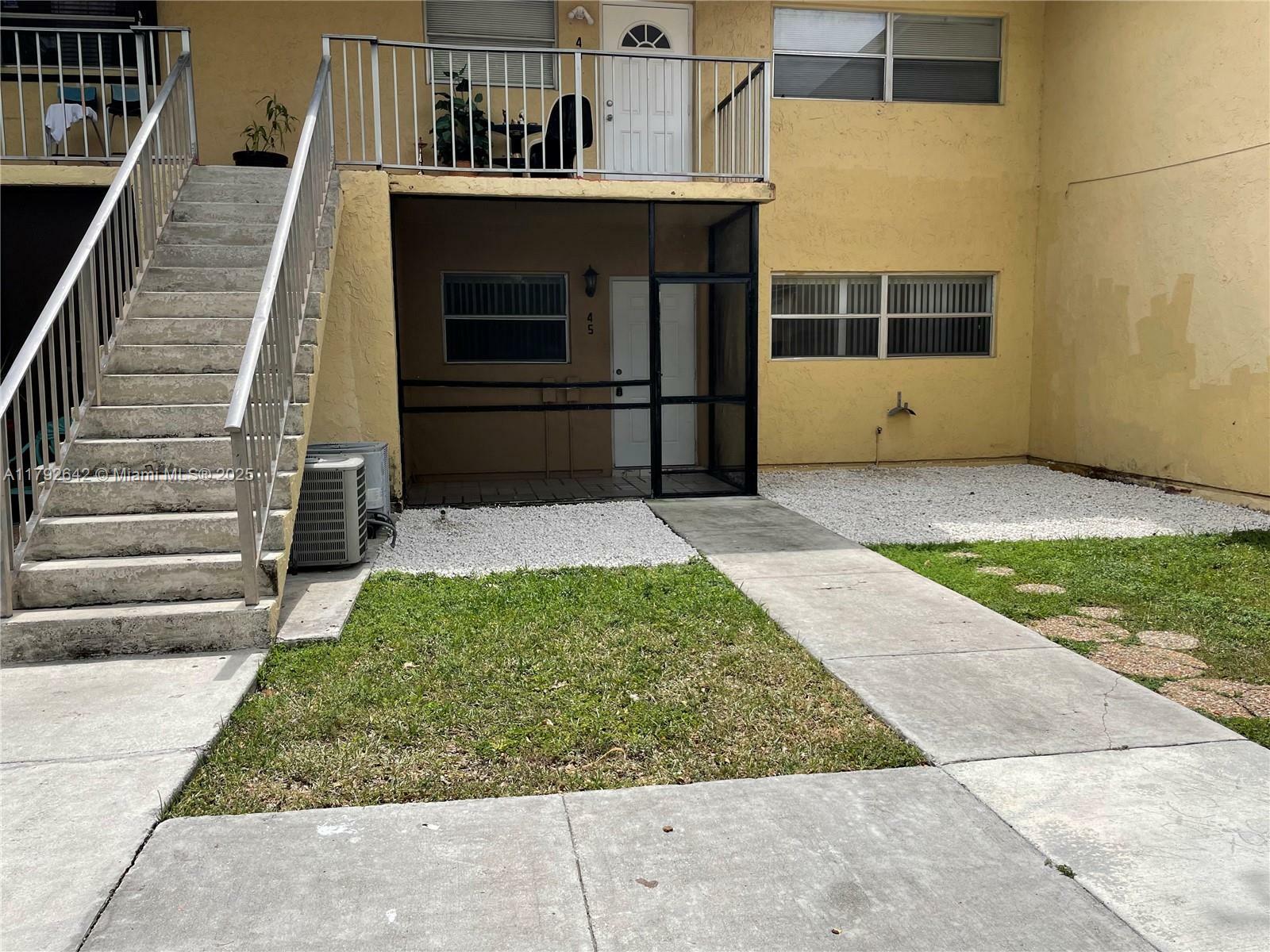Property Photo: 15669 SW 73rd Circle Ter 45 FL 33193