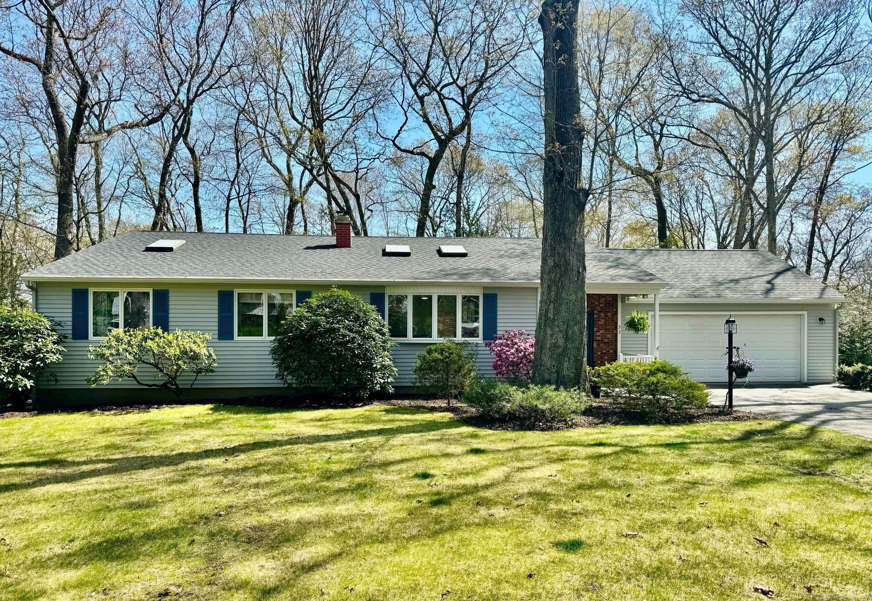 Property Photo:  33 Woodland Road  CT 06357 
