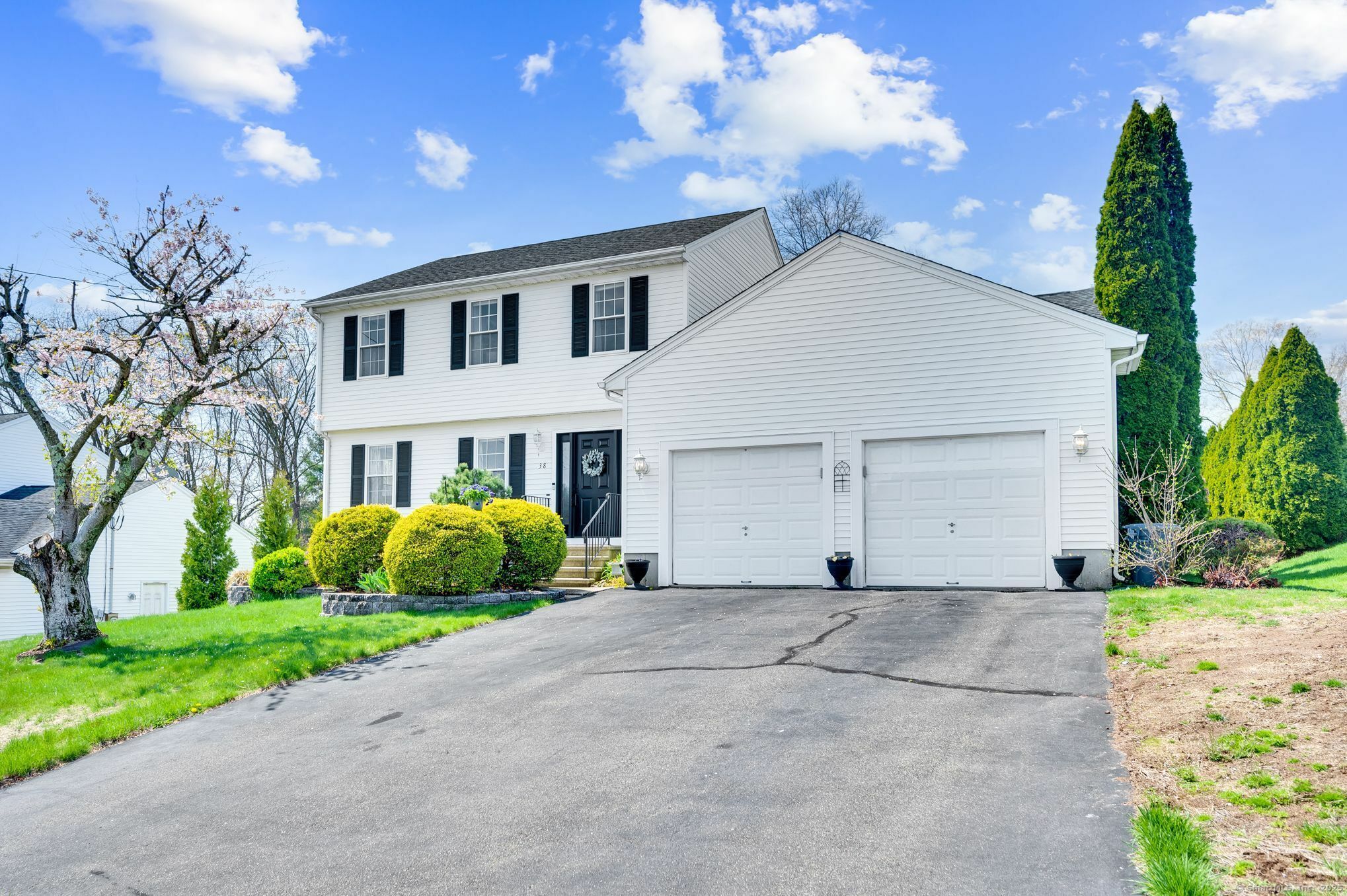 Property Photo: 38 Benjamin Road CT 06513