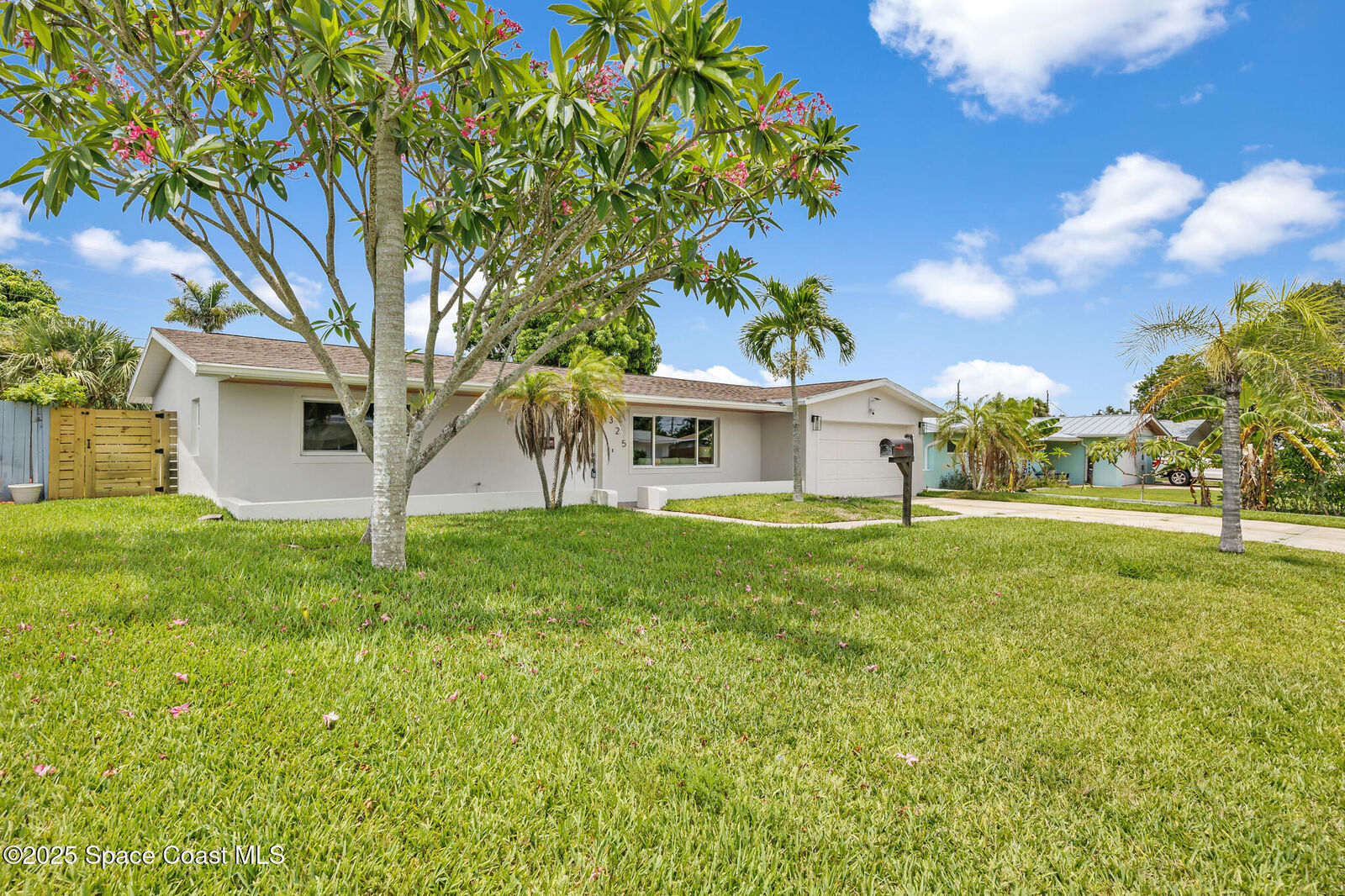 Property Photo:  325 Park Avenue  FL 32937 