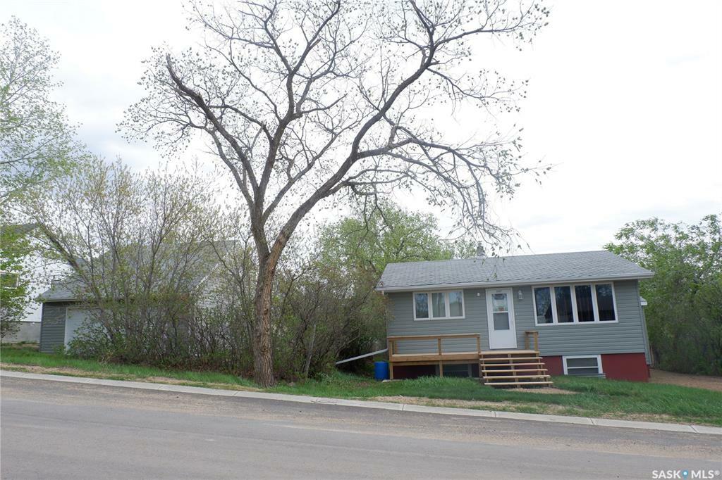 Property Photo: 2007 1st Street S SK S0H 3R0
