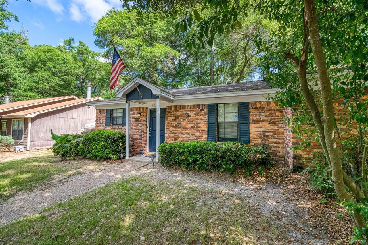 Property Photo: 2010 Canewood Court FL 32303
