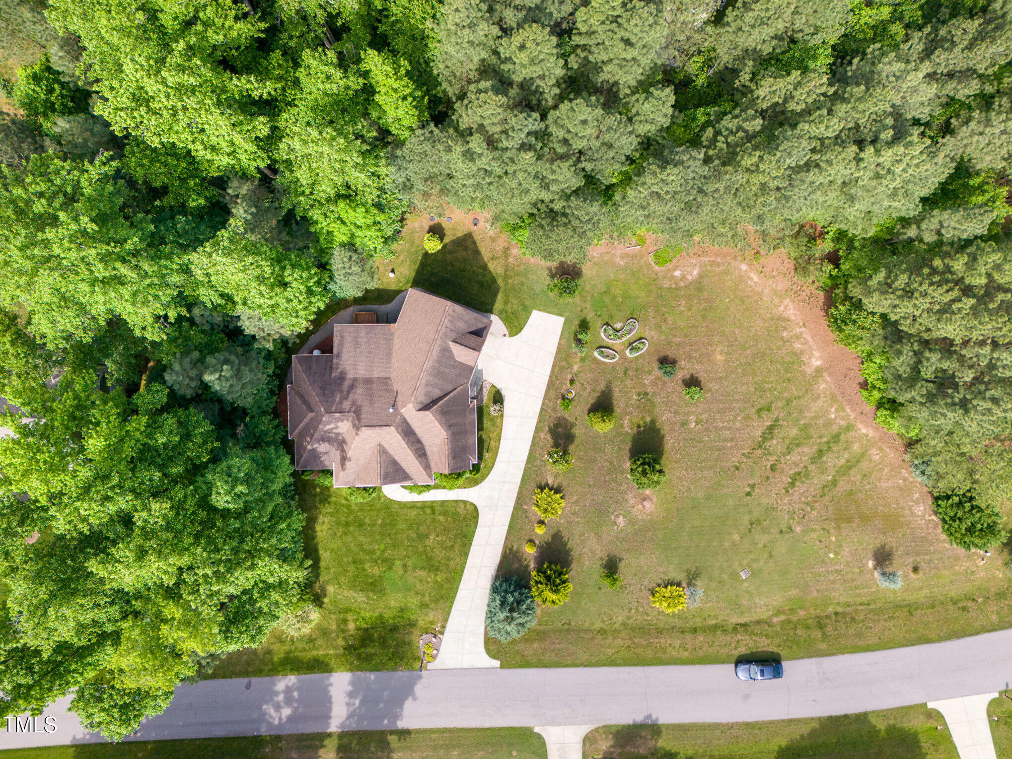 Property Photo: 1619 Carriage Drive NC 27525