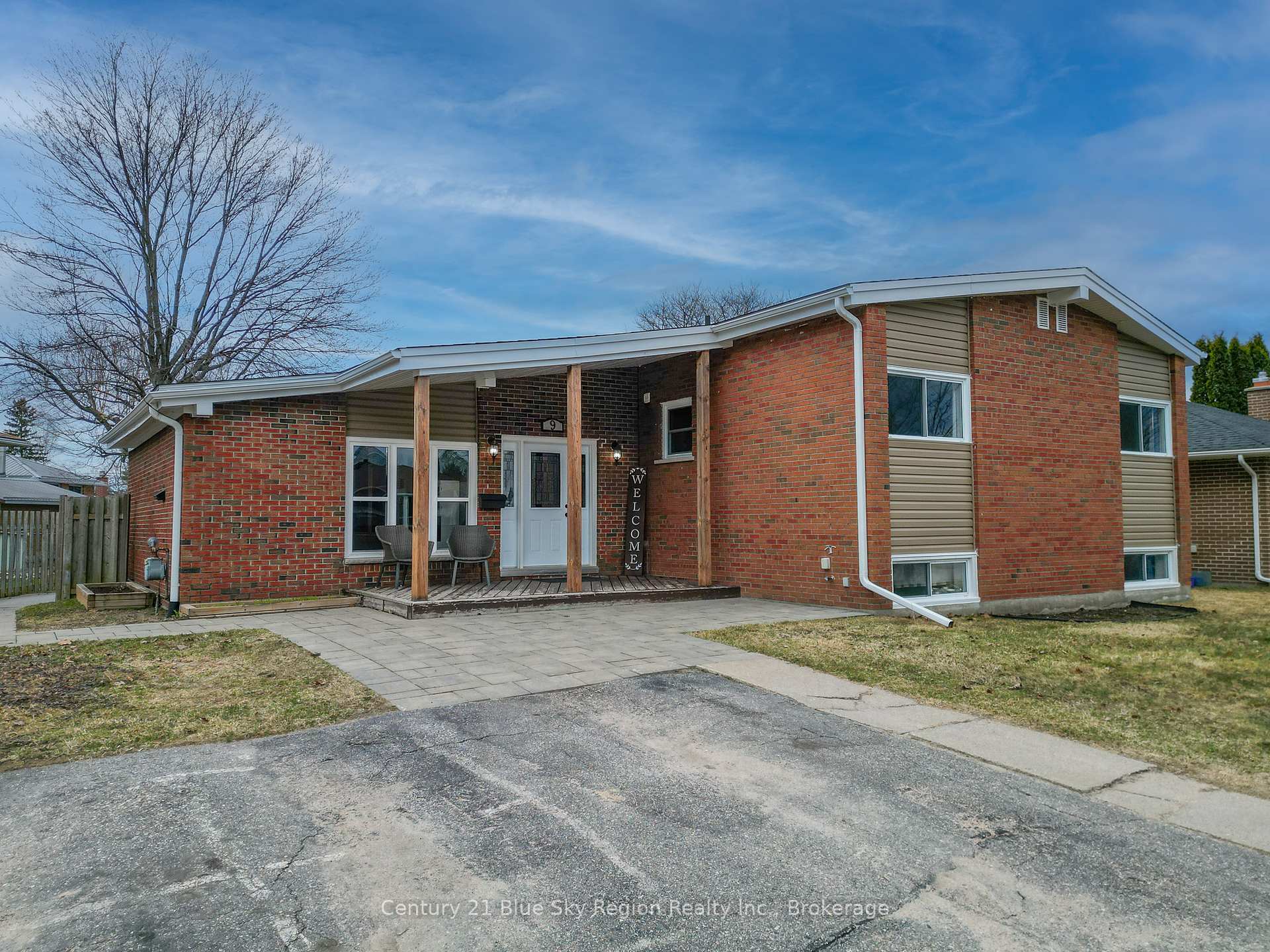 Property Photo: 9 Herman Crescent ON P1A 2R4