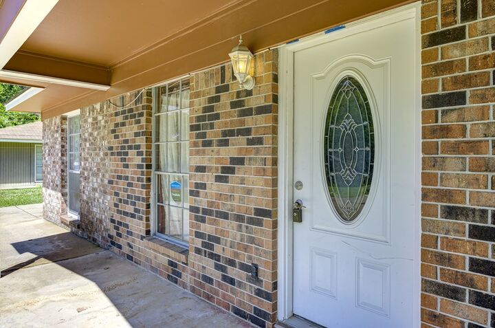 Property Photo: 106 Allendale Dr MS 39180