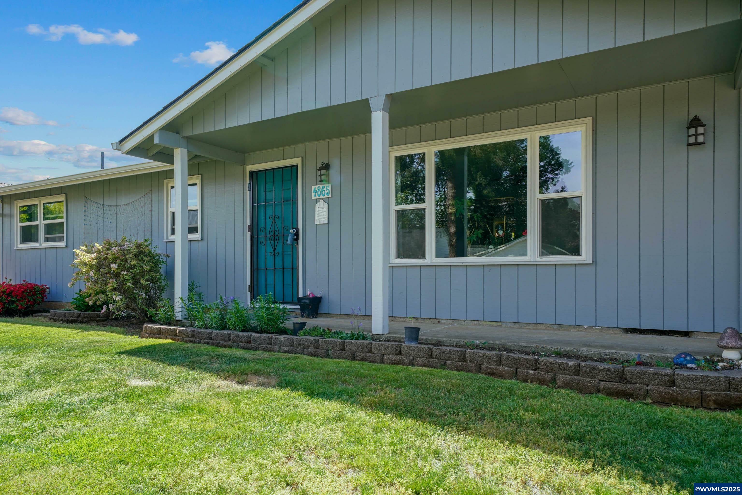 Property Photo: 4865 Pullman Av SE OR 97302