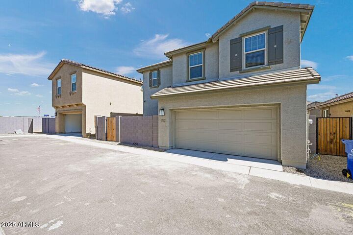 Property Photo: 9964 W Piccadilly Road AZ 85392