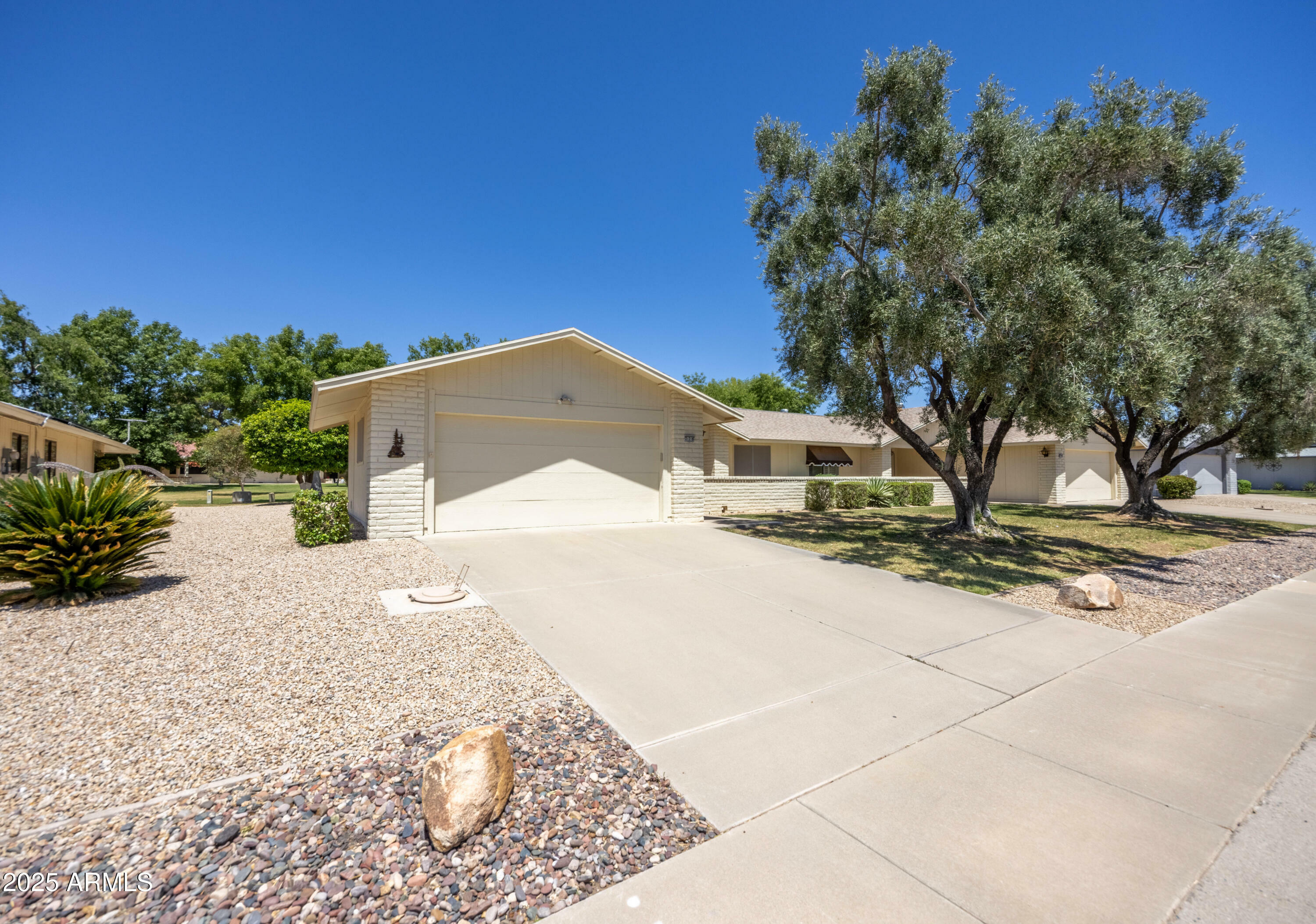Property Photo: 21218 N Aurora Drive AZ 85375