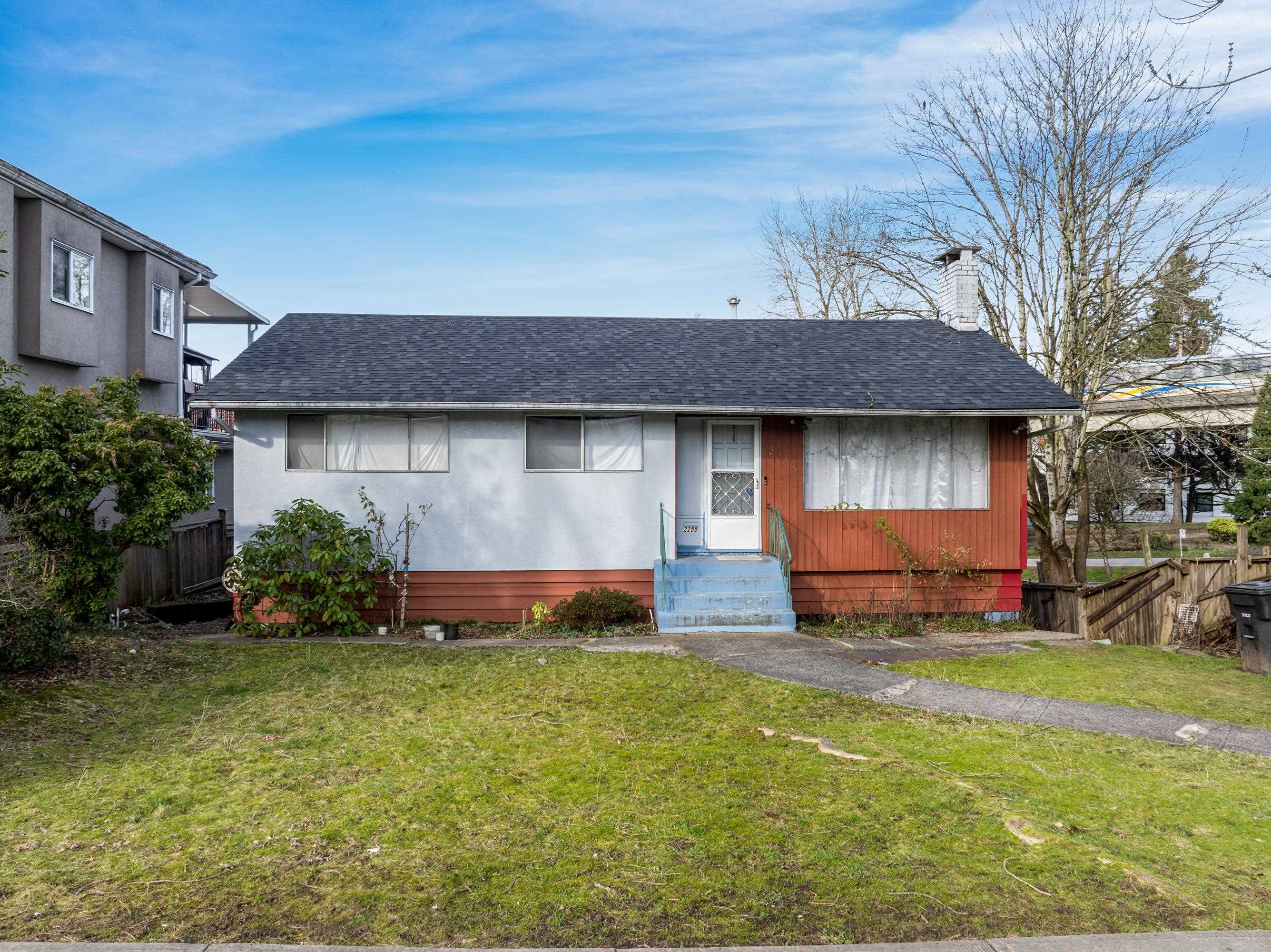 Property Photo: 2255 E 24th Avenue BC V5N 2V3