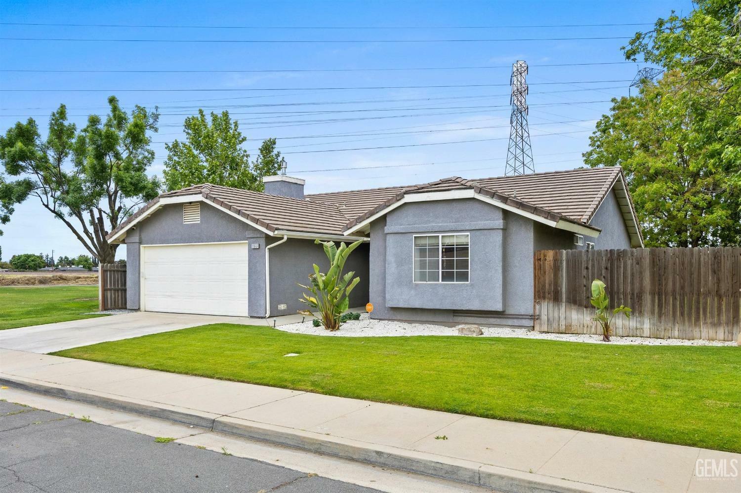 Property Photo:  11617 Cactus Drive  CA 93312 