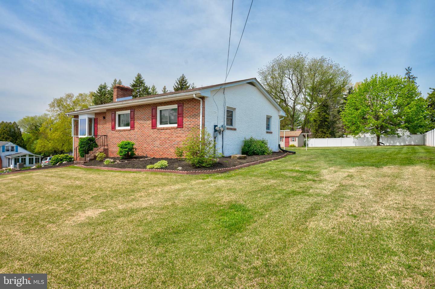 Property Photo: 253 Union Street PA 19468