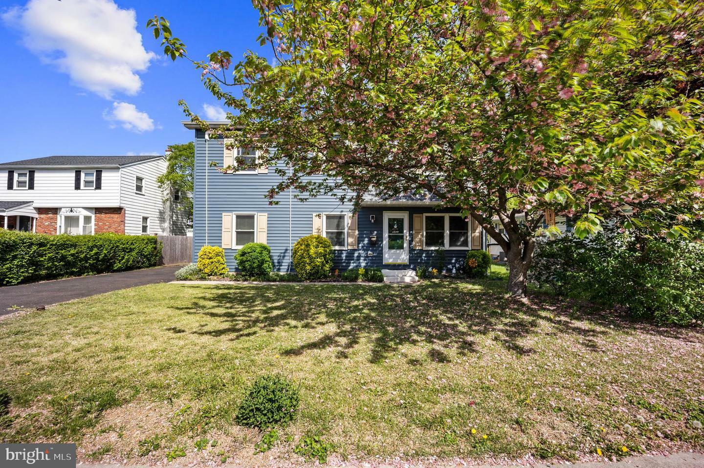 Property Photo: 416 Barclay Avenue PA 19067