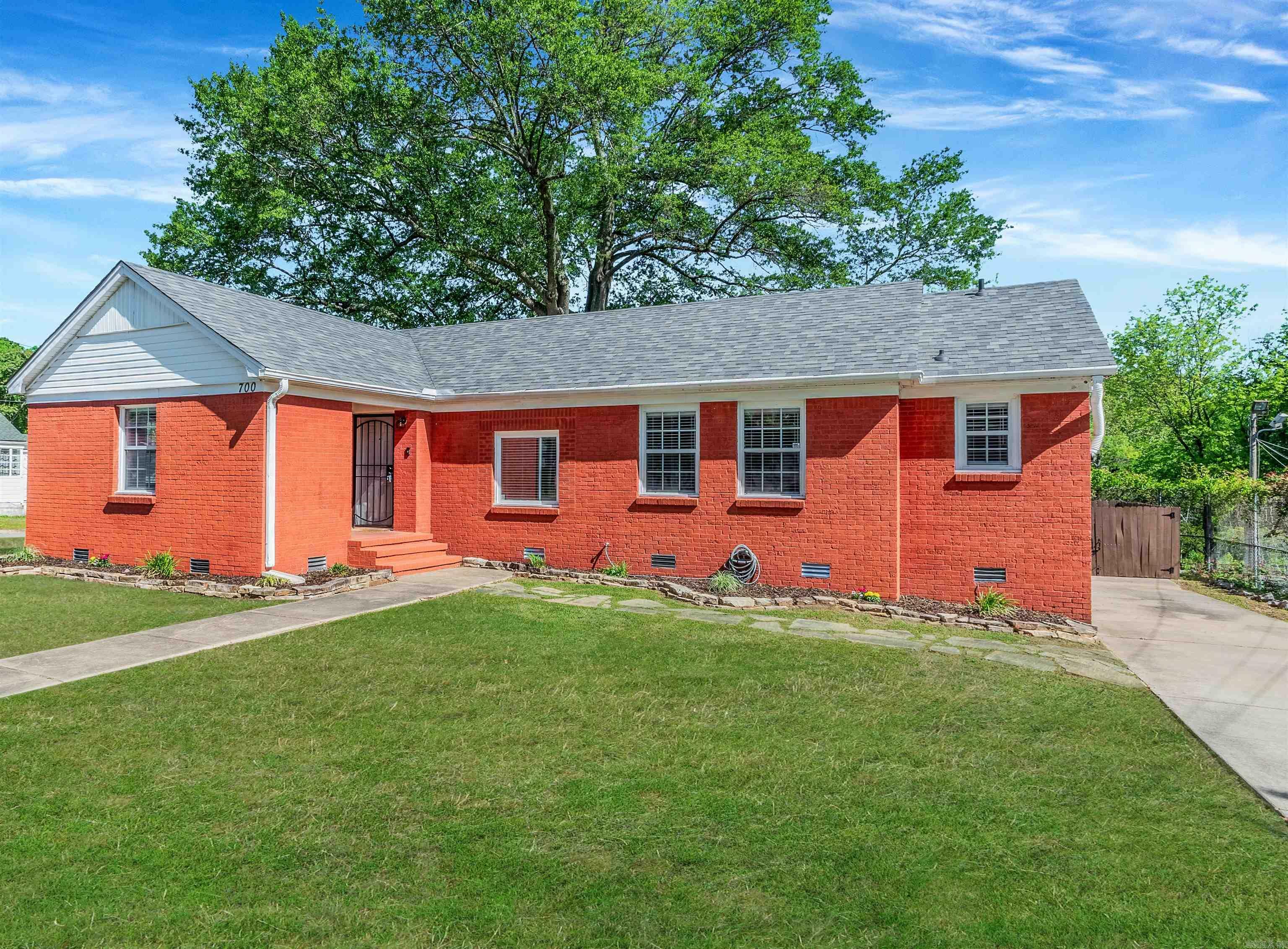 Property Photo: 700 E 21st Street AR 72206
