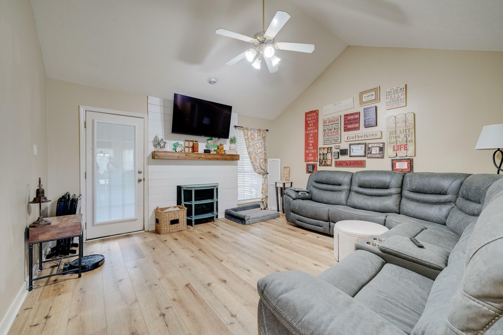 Property Photo: 1035 Montana Drive AR 72034