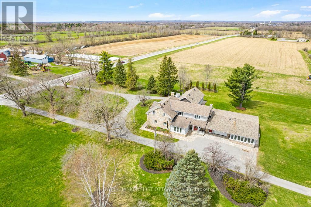 Property Photo:  2638 Rideau Ferry Road  ON K7H 0G5 