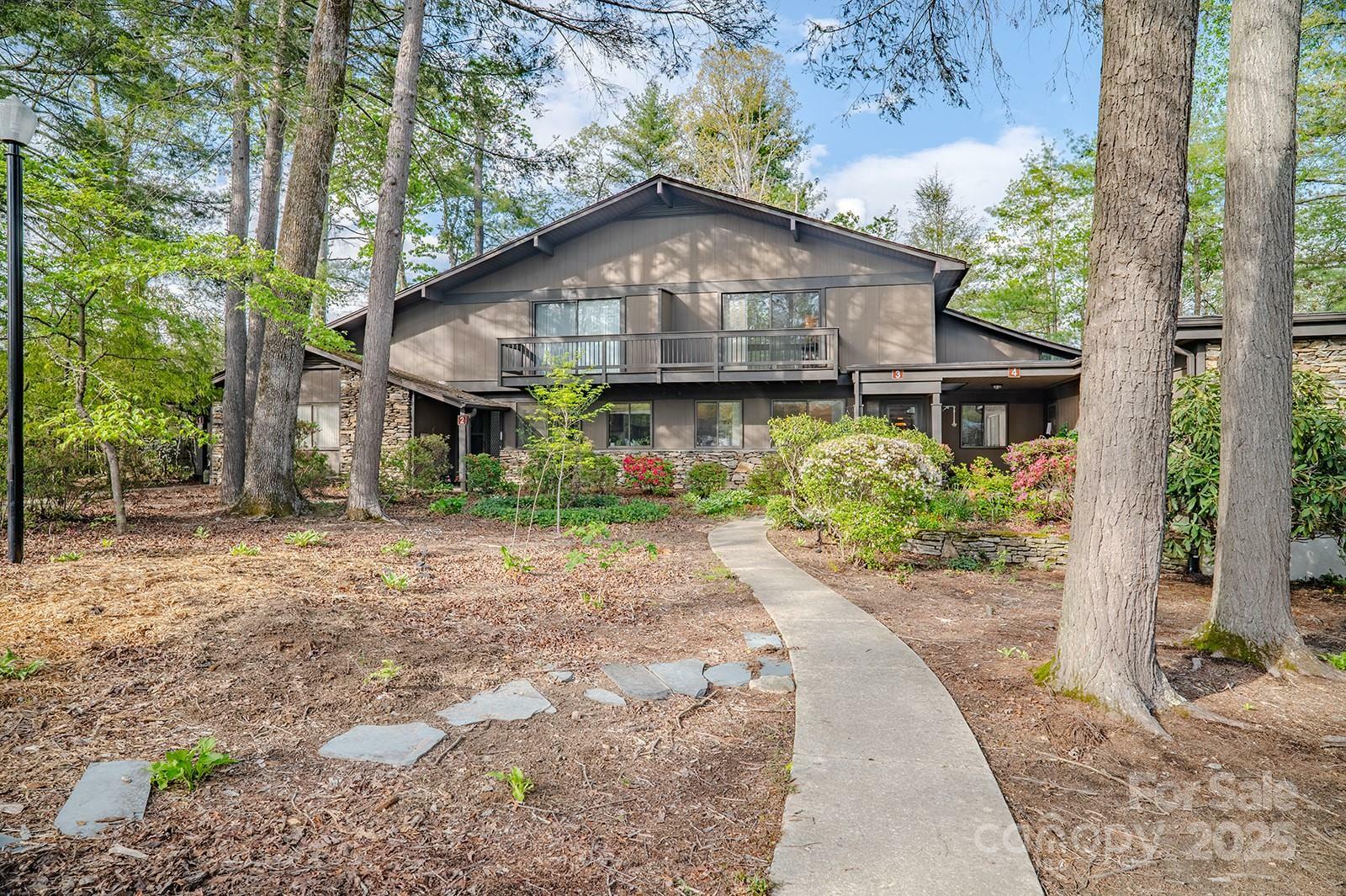 Property Photo: 106 Laurelwood Circle W 3 NC 28791