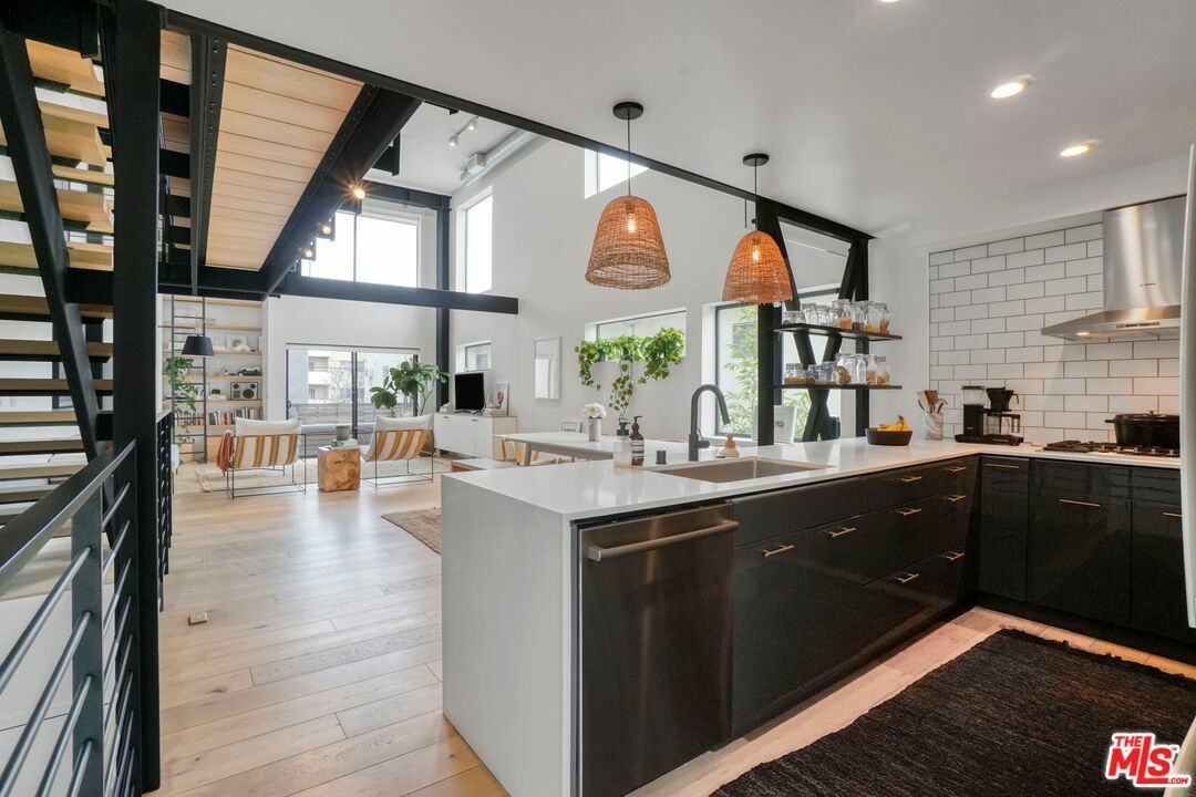 1335 N Fuller Ave  Los Angeles CA 90046 photo