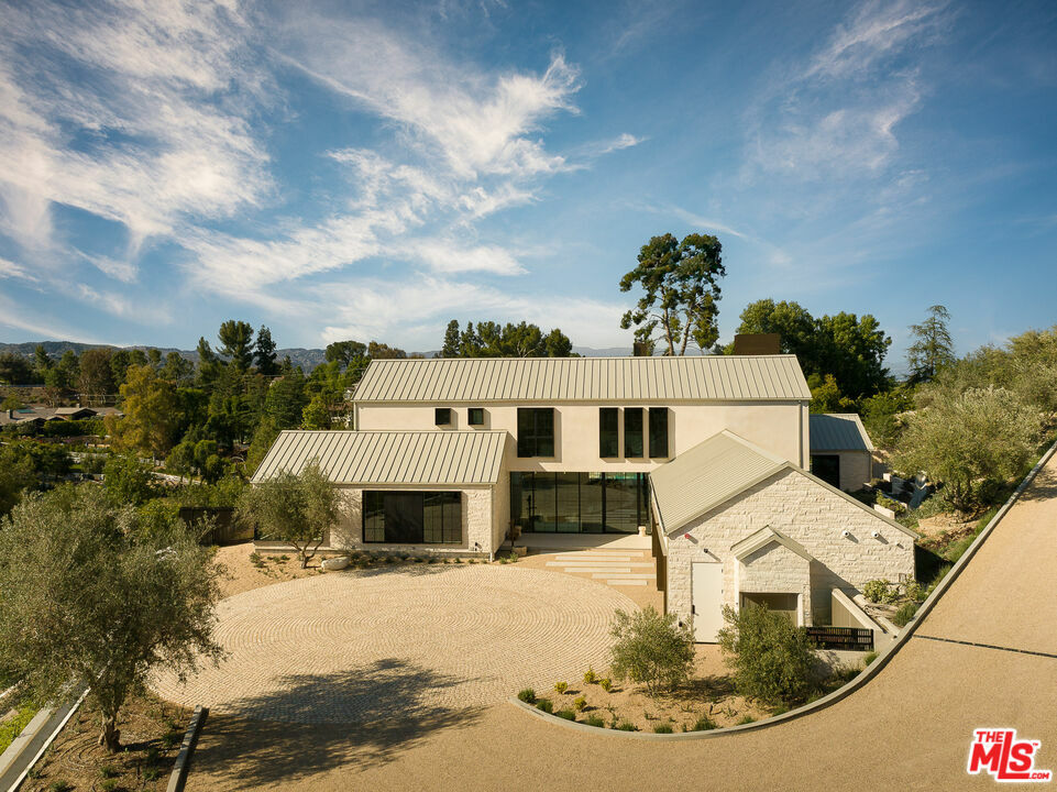 Property Photo: 24172 Lupin Hill Rd CA 91302