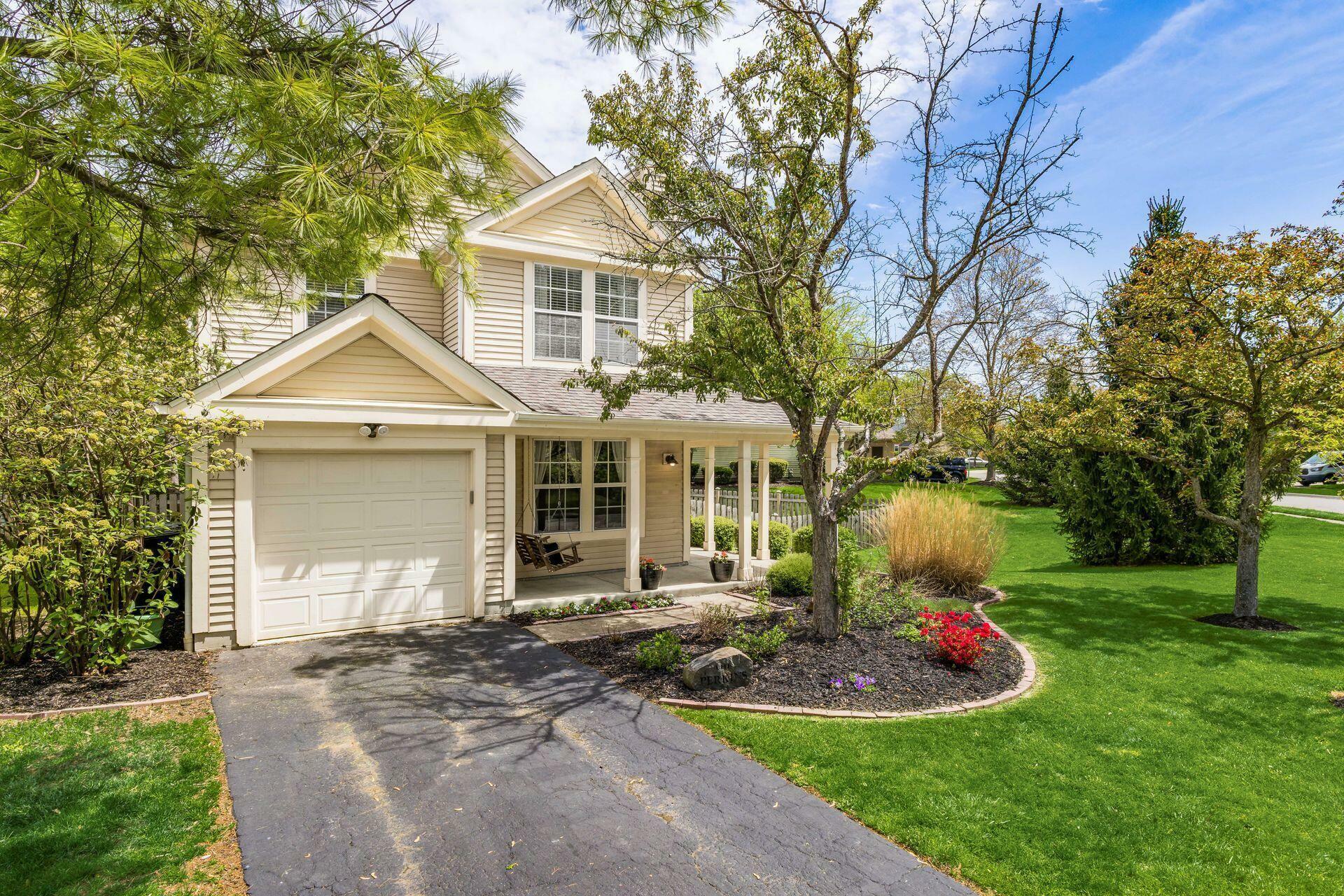 Property Photo: 148 Ravine Ridge S Drive OH 43065