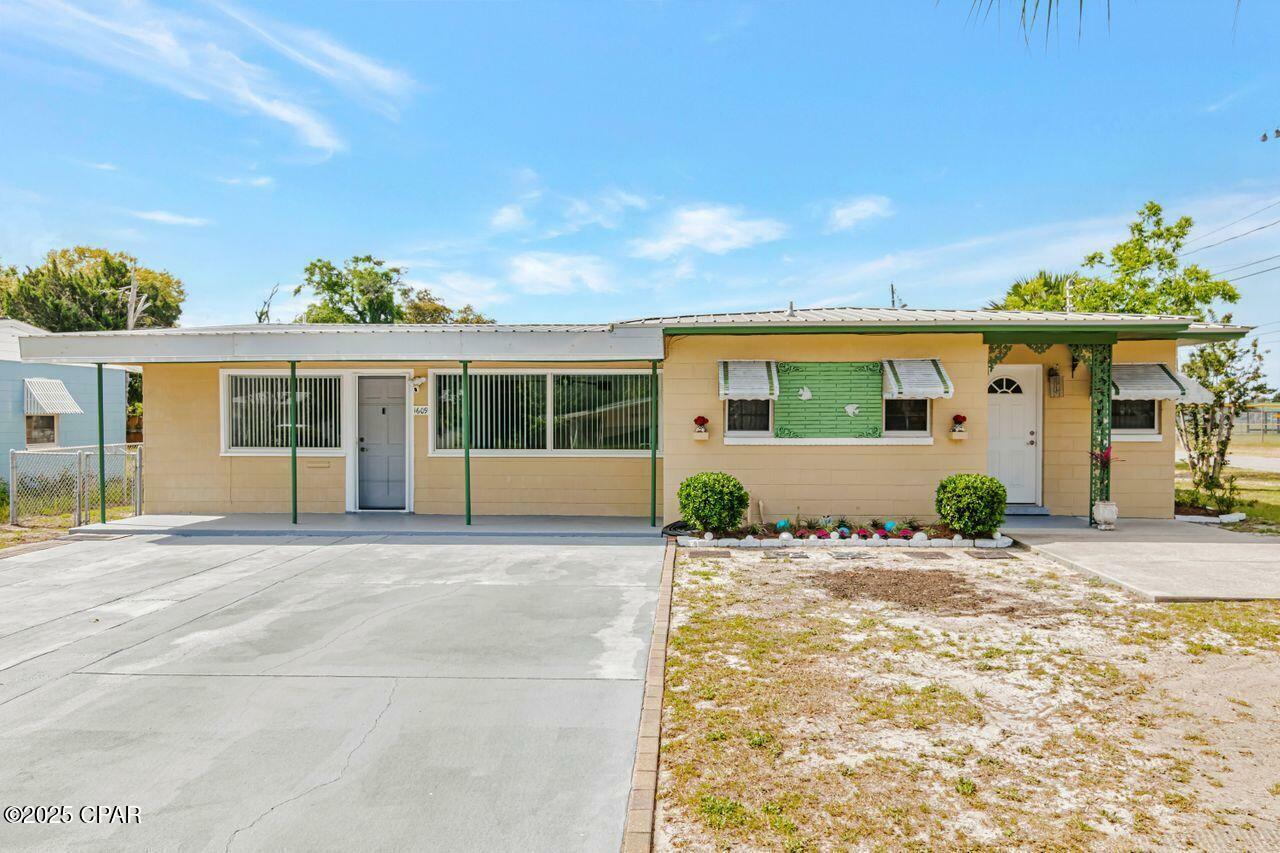Property Photo: 1609 W 13th Street FL 32401