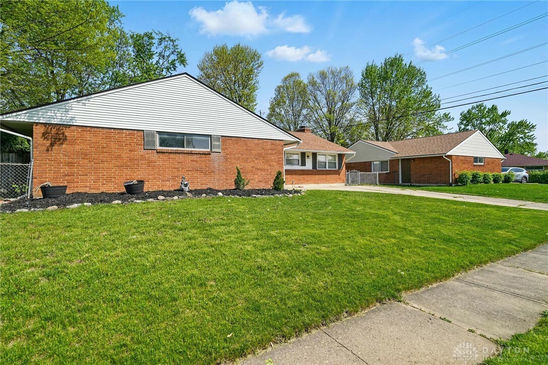 Property Photo:  5950 Bavaria Place  OH 45424 