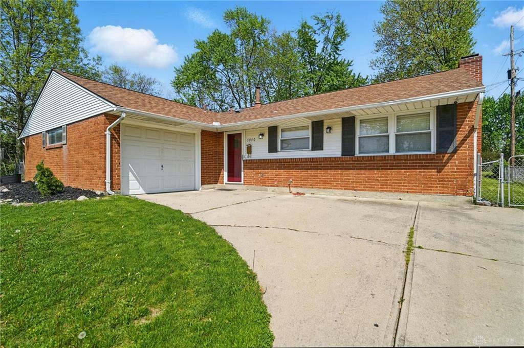 Property Photo:  5950 Bavaria Place  OH 45424 