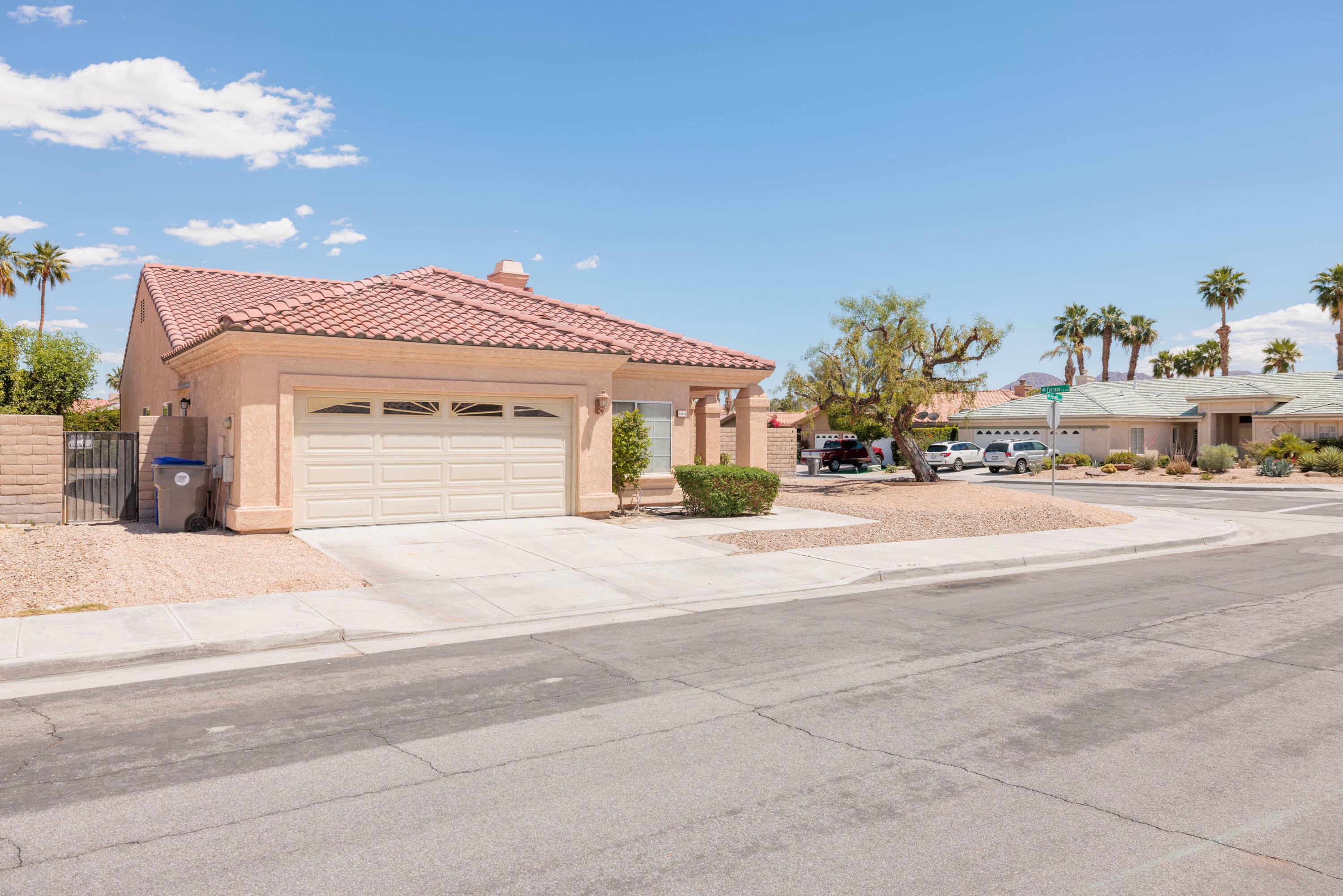 Property Photo:  40670 Posada Court  CA 92270 