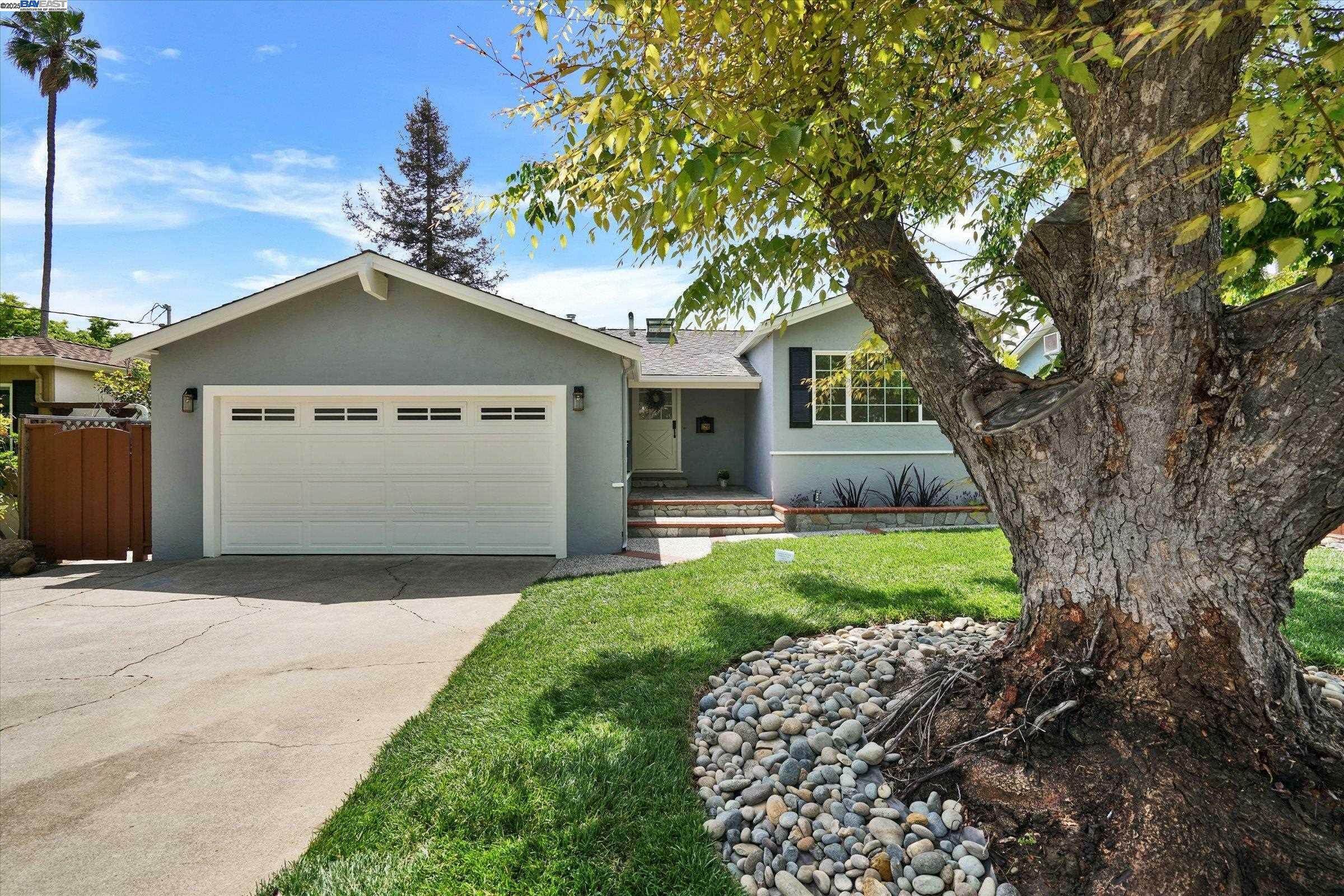 Property Photo: 33039 Palmetto Dr CA 94587