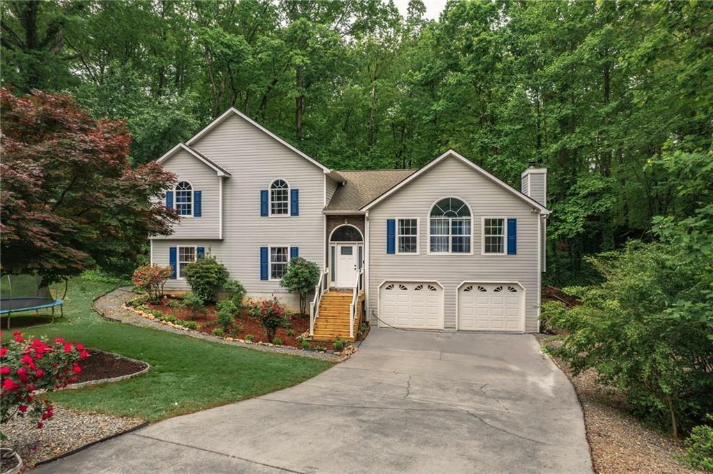 Property Photo: 204 Queensbury Court GA 30102