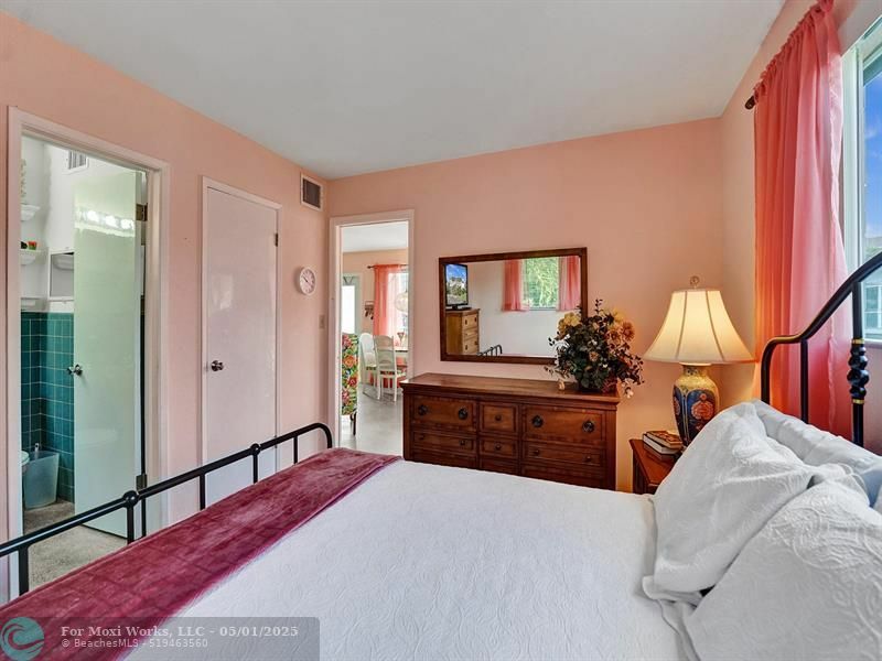 Property Photo: 1115 SE 14th Pl 19C FL 33316
