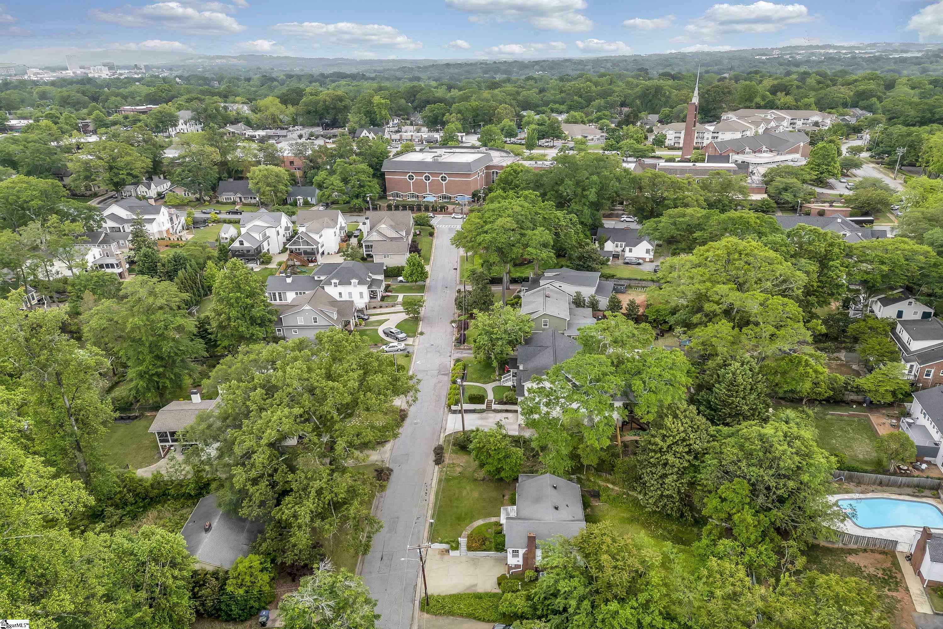 Property Photo: 19 Oakview Drive SC 29605