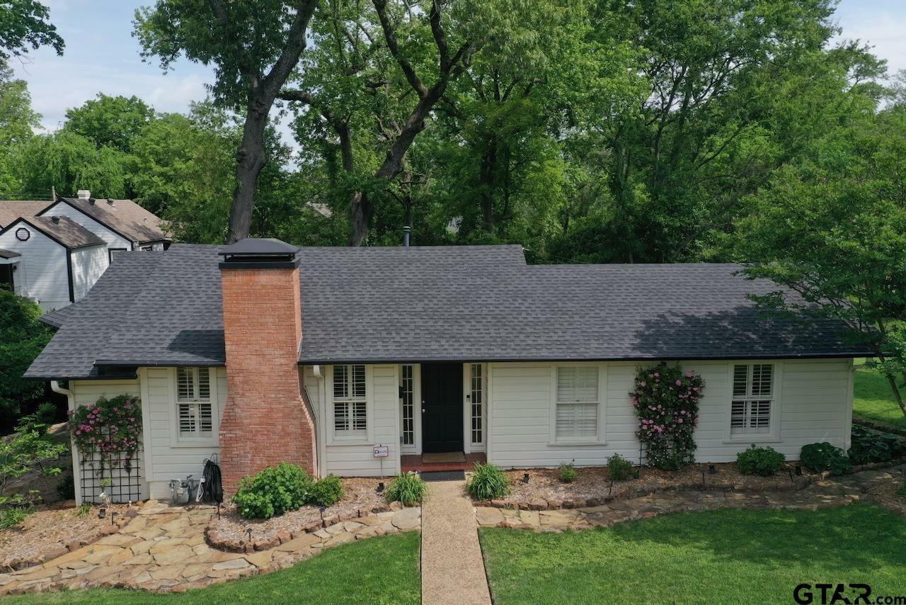 Property Photo: 608 E 5th Street TX 75701