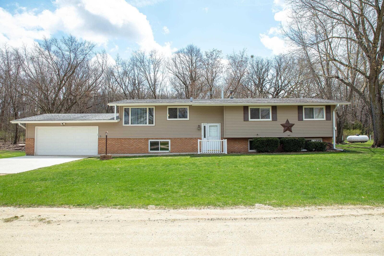 Property Photo: 1002 201st Street IA 50645