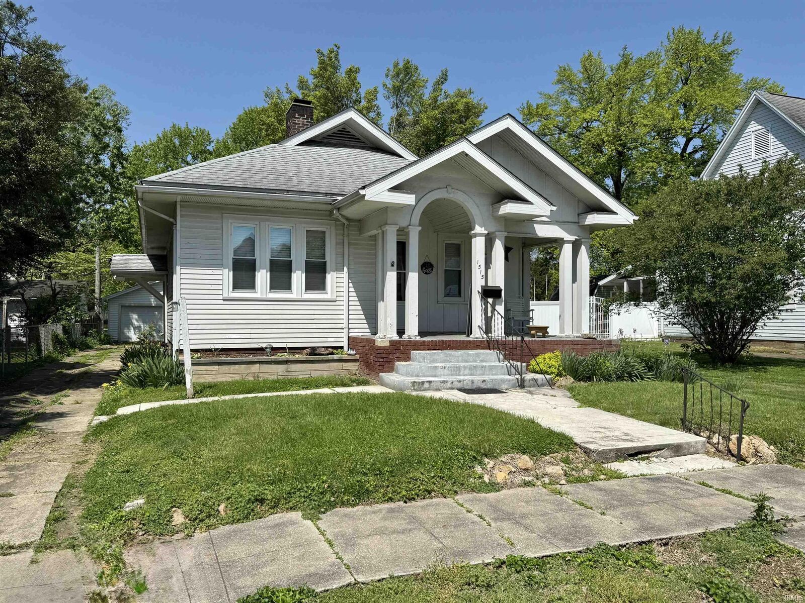 Property Photo:  1515 Glendale Avenue  IN 47712 